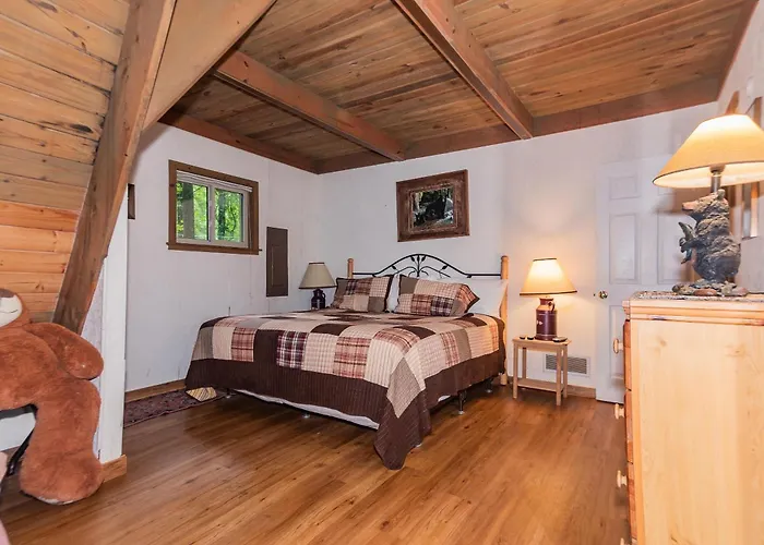 Smoky Bear Hideaway