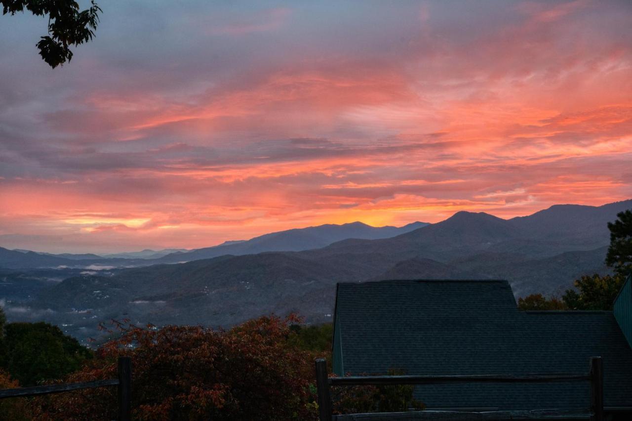Holiday home Smoky Bear Hideaway *